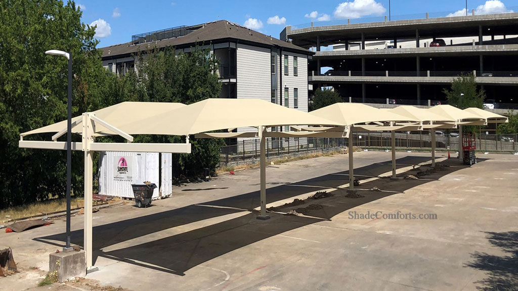 This parking shade structure in Dallas, Texas cools 40 cars spanning 6,156 square feet.