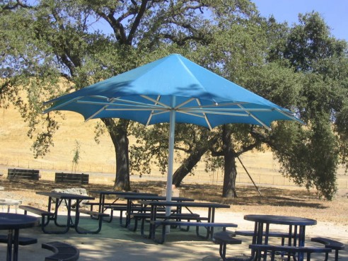 shade-umbrella-picnic-table